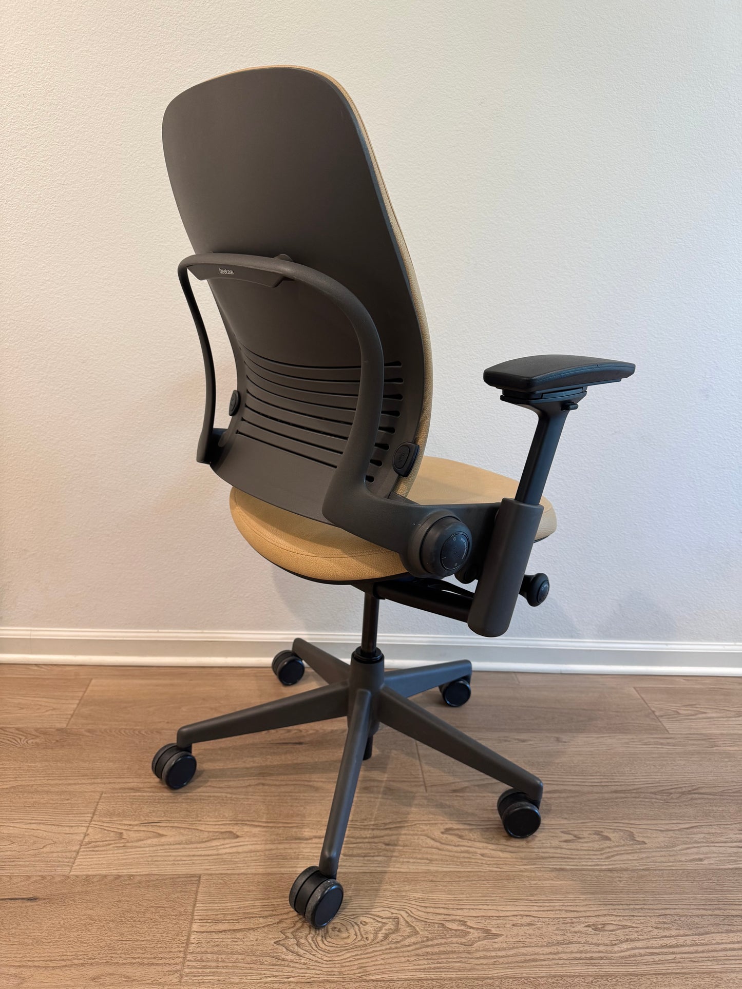 Refurbished Steelcase Leap V2 Fully loaded Office Chair