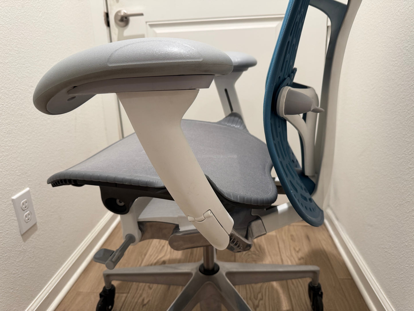 Herman Miller Mirra 2 Ergonomic office chair