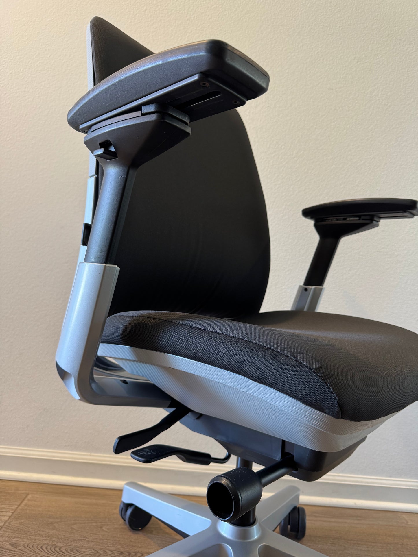 Premium Refurbished Steelcase Amia fully adjustable model