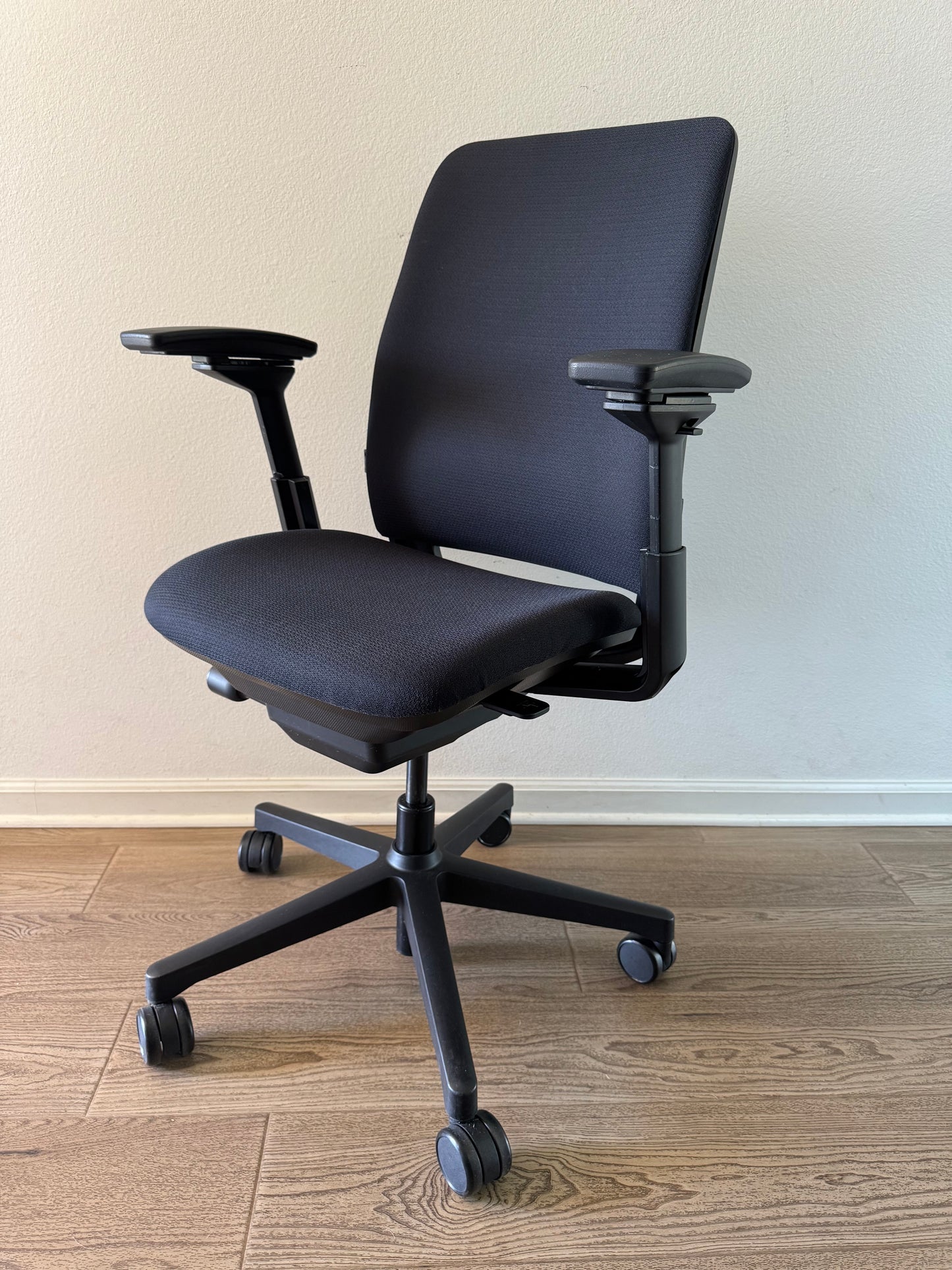 Premium Refurbished Steelcase Amia fully adjustable model