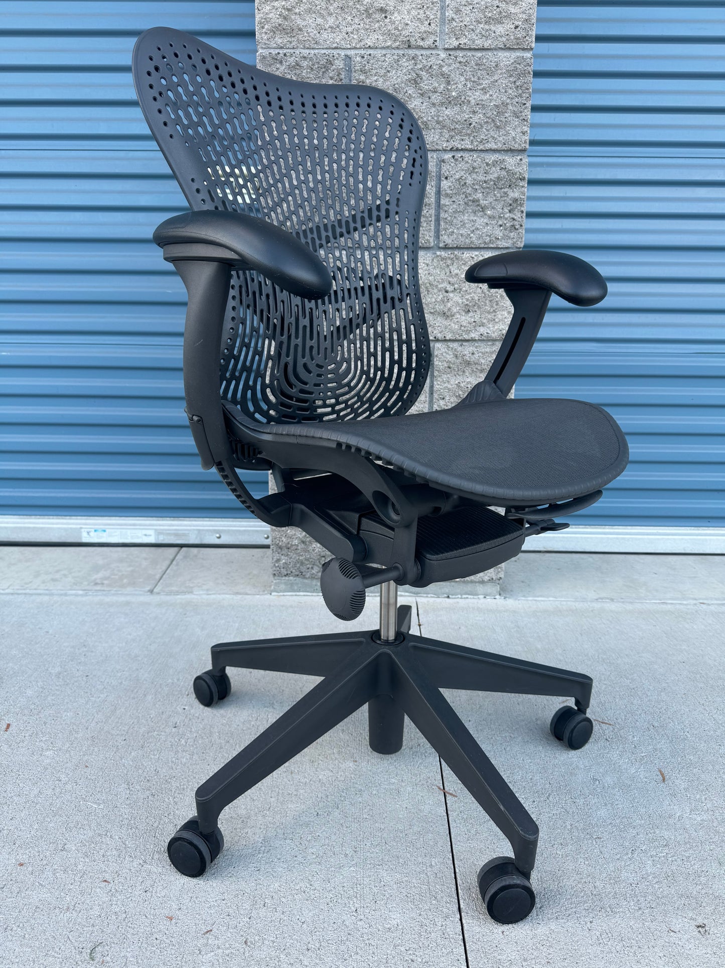 Herman Miller Mirra 2 Ergonomic office chair