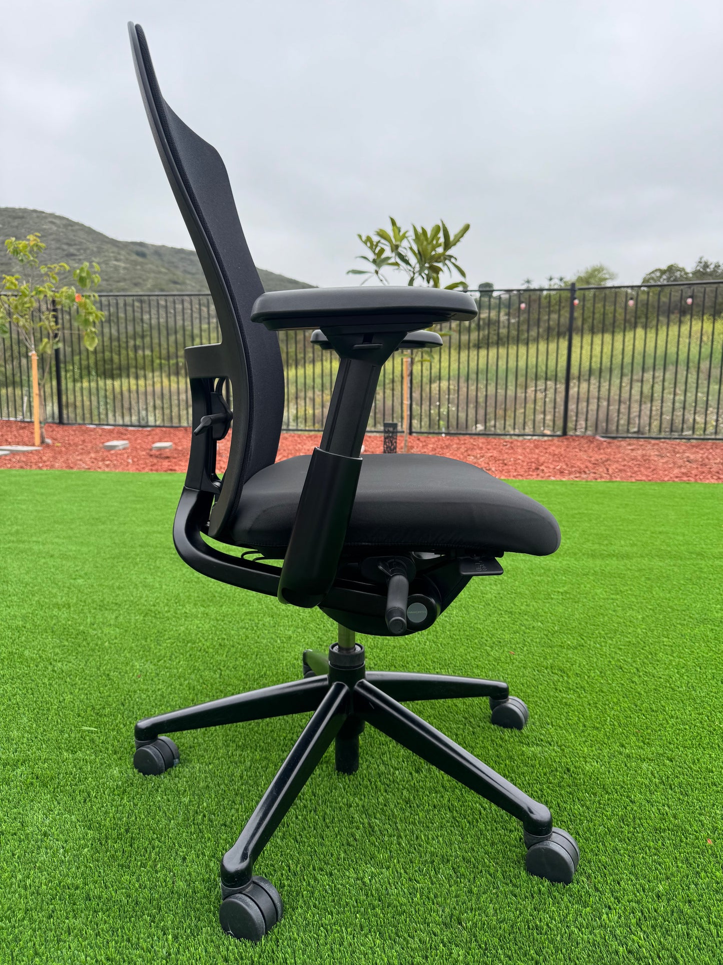 Pre owned Haworth Zody fully loaded office chair