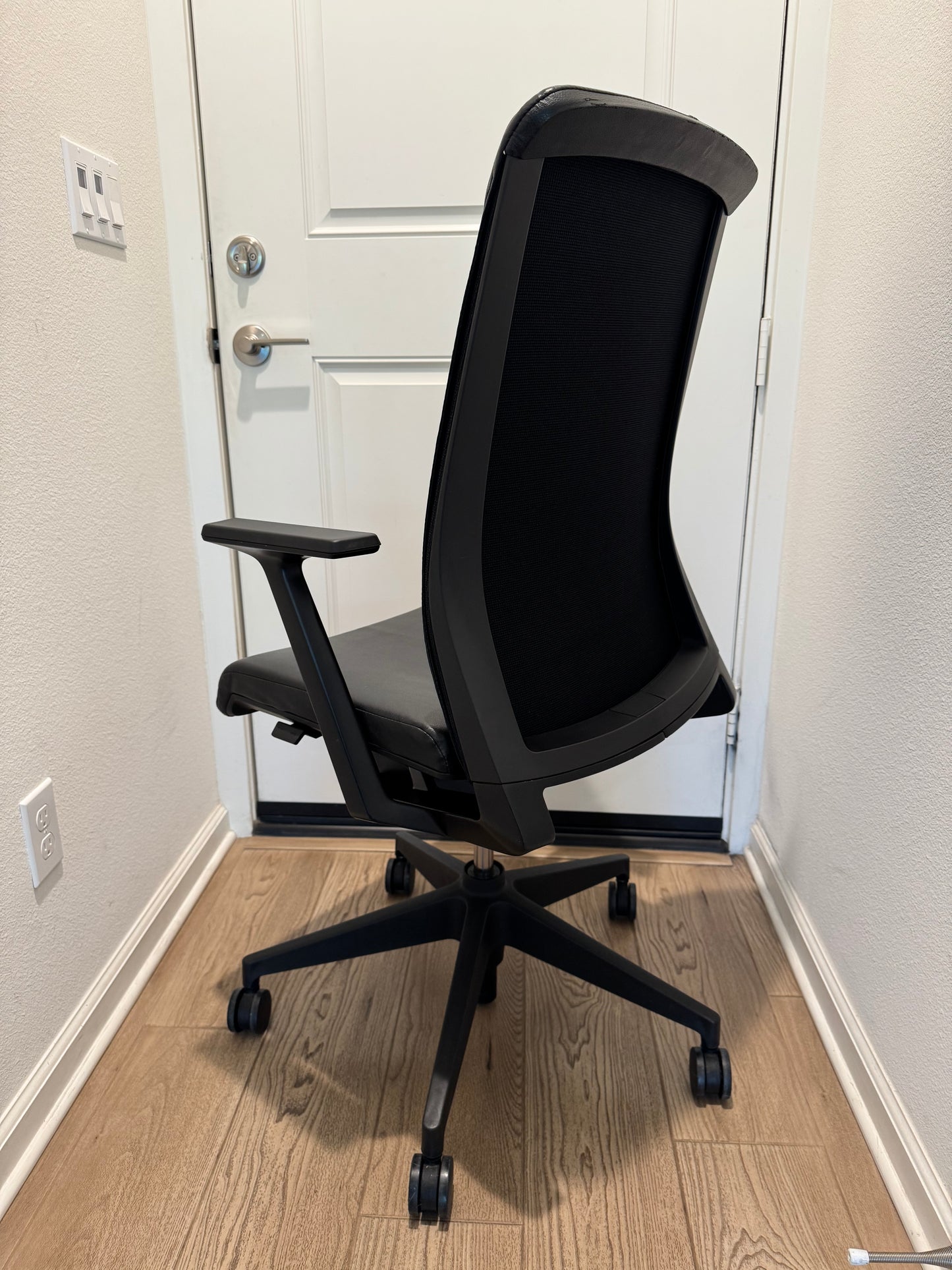 Premium Refurbished Haworth Very office chair/ conference chair