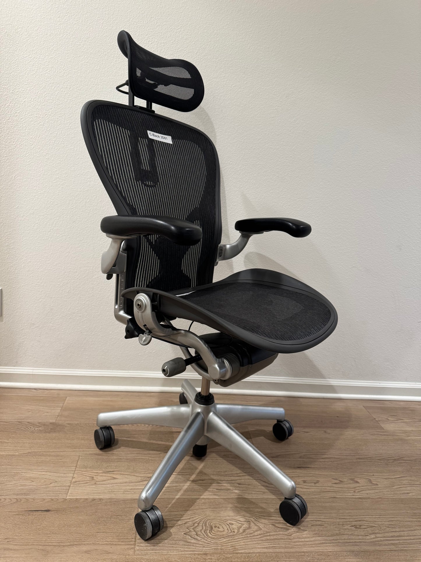 Herman Miller Classic Aeron fully loaded office chair( Refurbished)