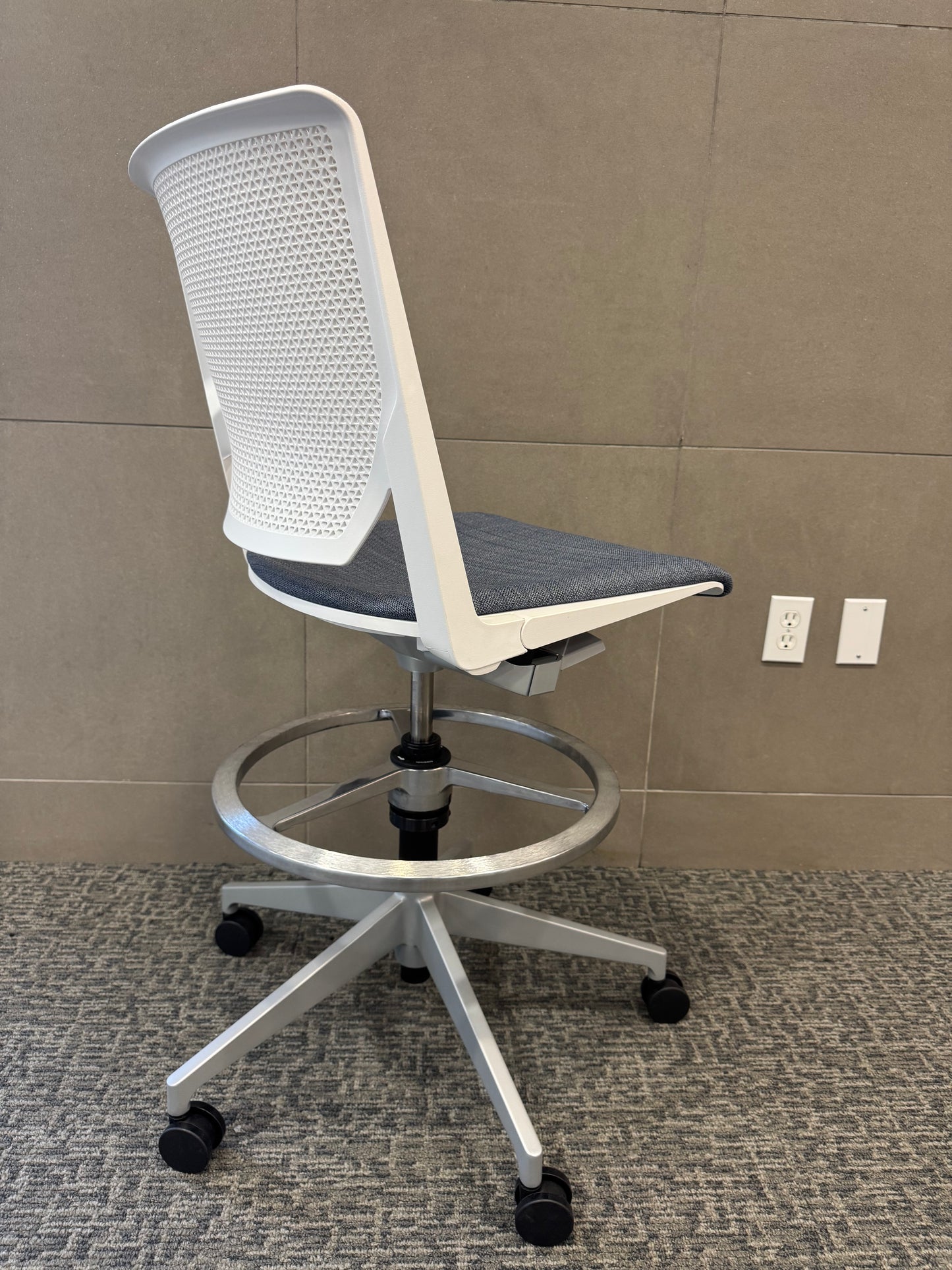 New Haworth Very Drafting Chair/ Work Stool