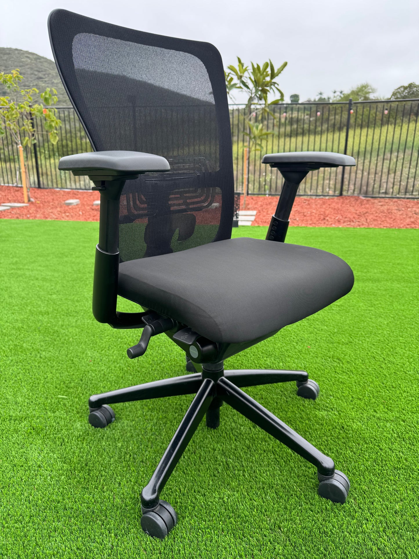 Pre owned Haworth Zody fully loaded office chair