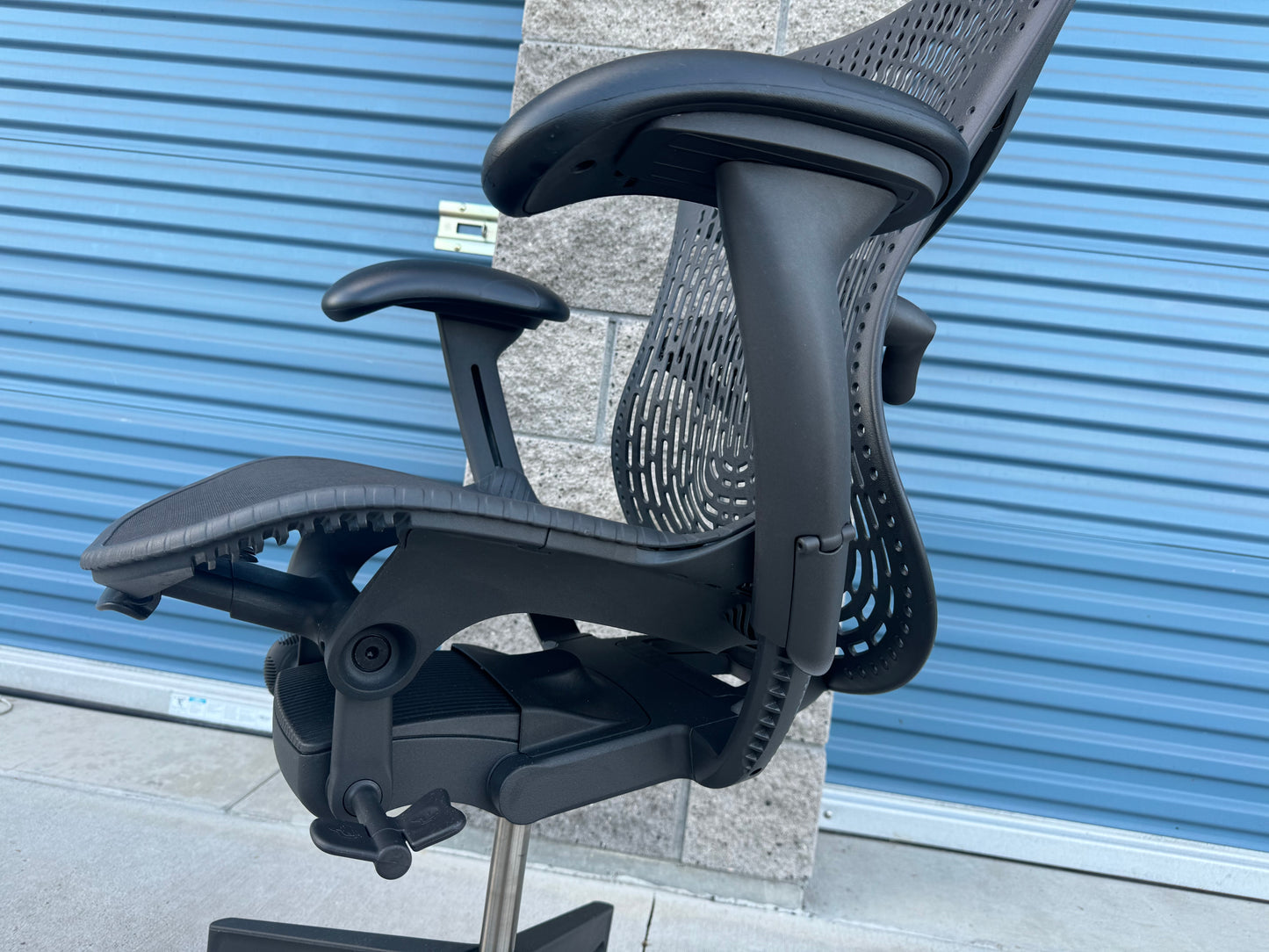 Herman Miller Mirra 2 Ergonomic office chair