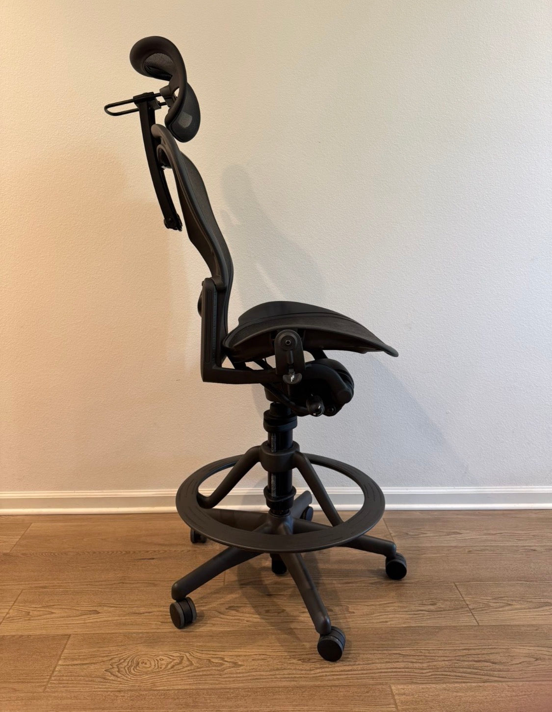 Premium Refurbished Herman Miller Aeron Classic Fully Loaded Model Drafting Office Chair/ Work Stool