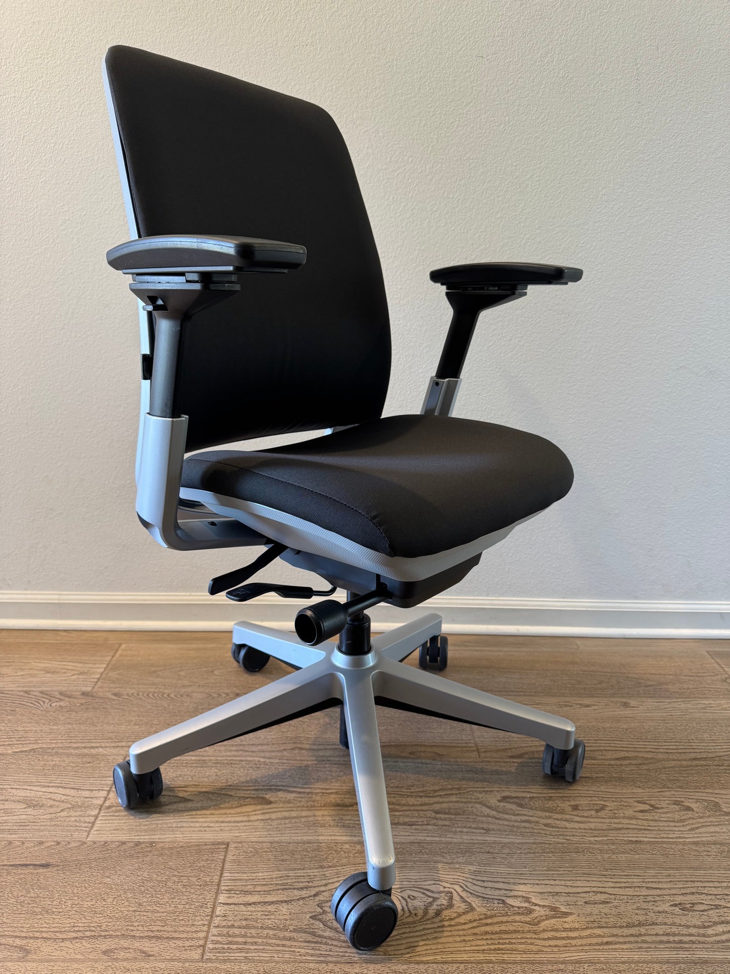 Premium Refurbished Steelcase Amia fully adjustable model