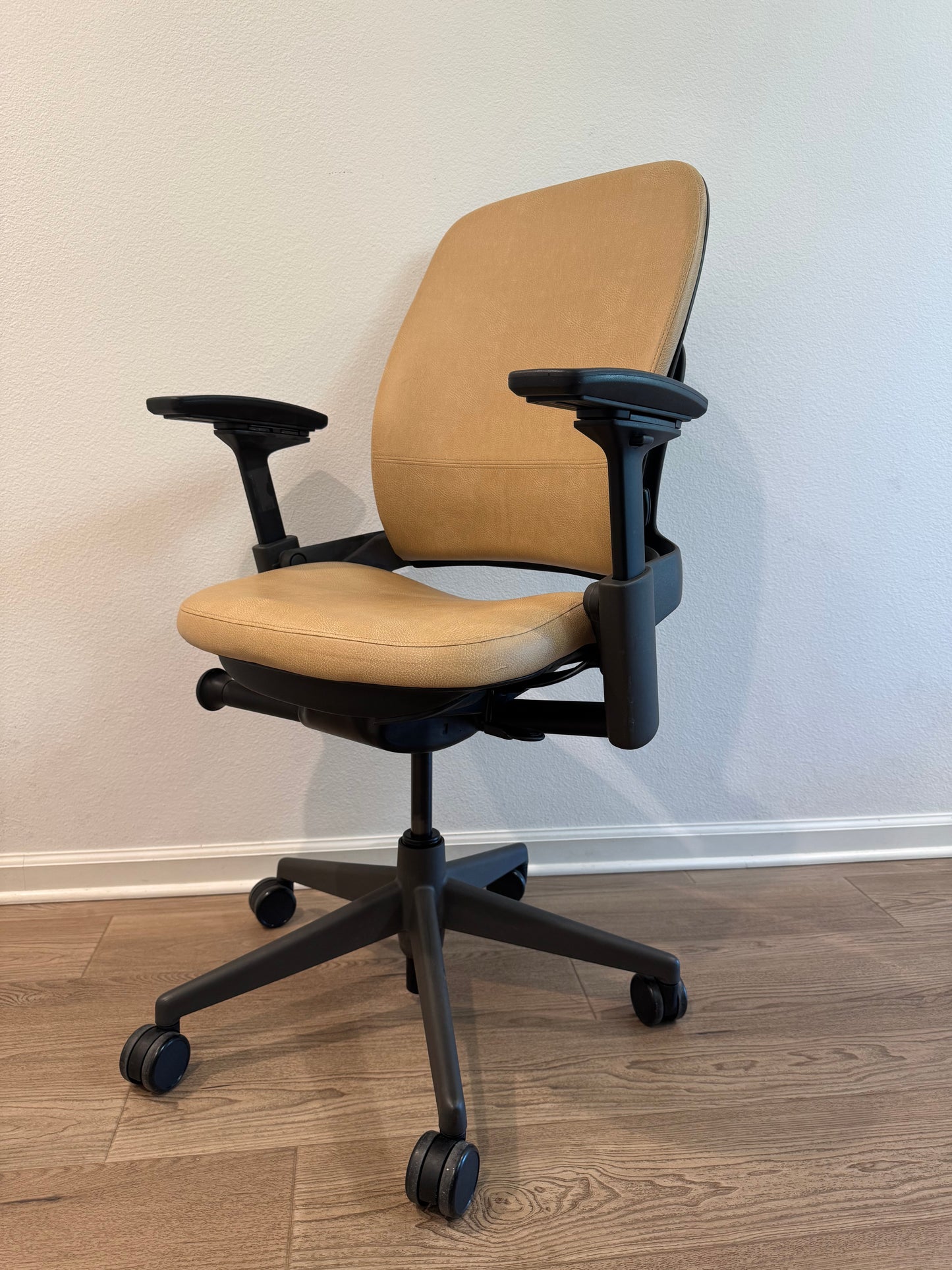 Refurbished Steelcase Leap V2 Fully loaded Office Chair