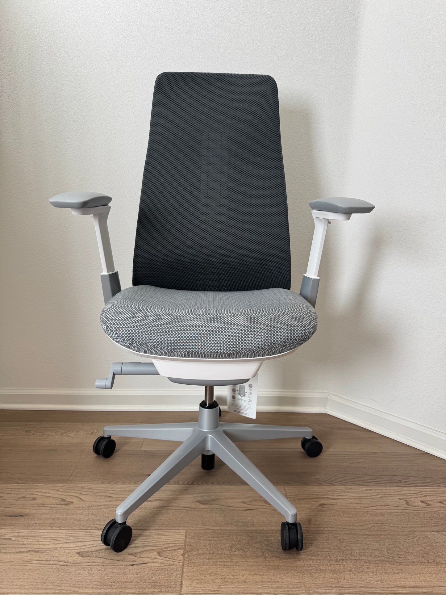 Brand new Haworth Fern office chair/ gaming chair