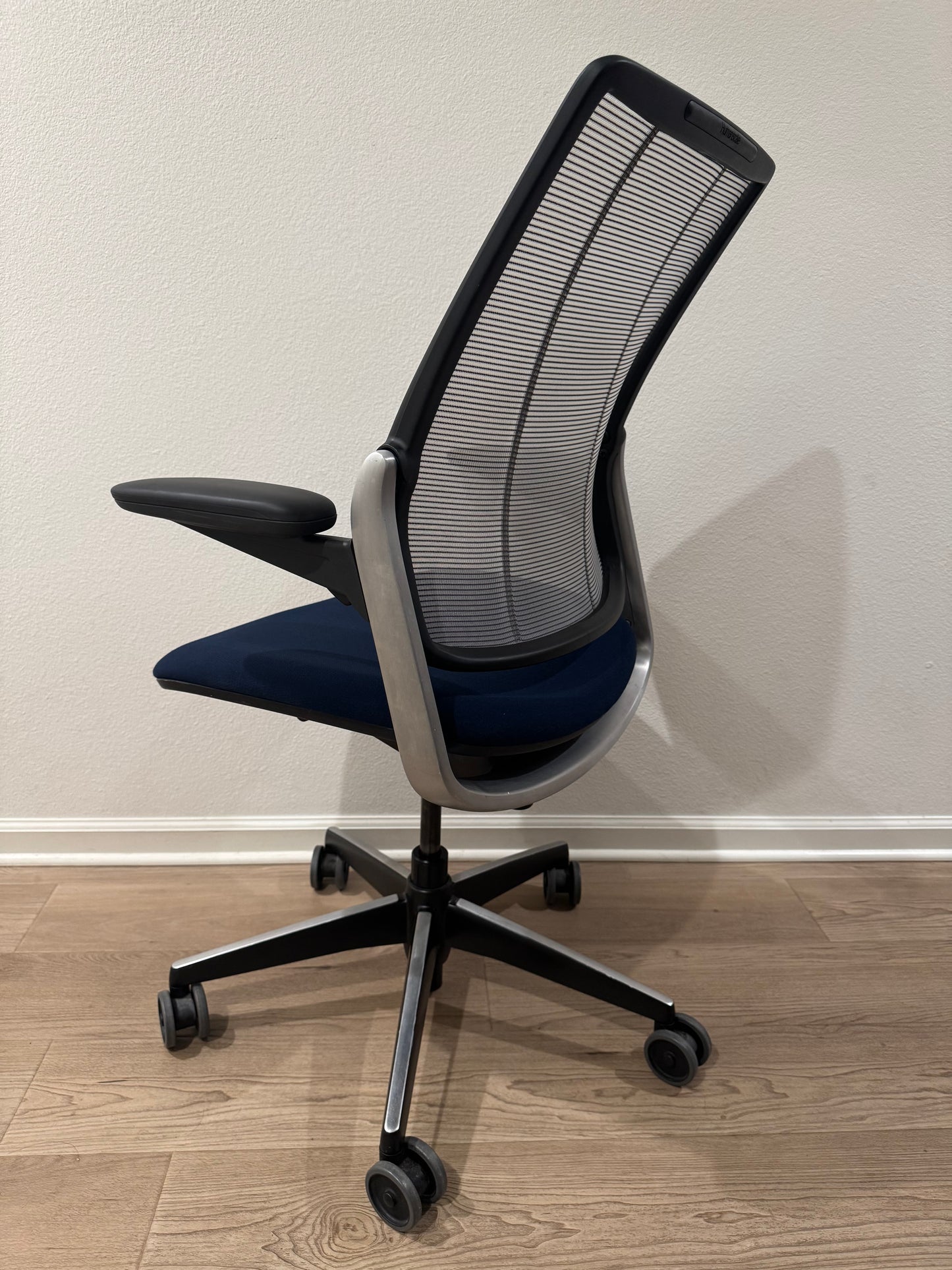 Humanscale Diffrient Smart fully adjustable model task chair