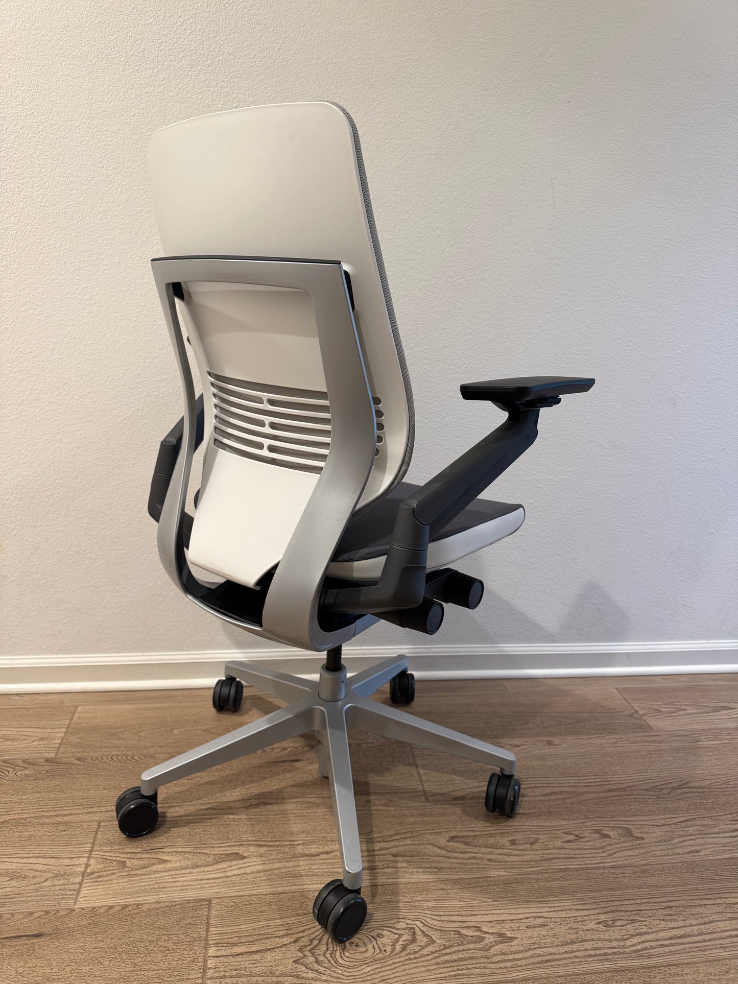 New Steelcase Gesture fully loaded Office chair