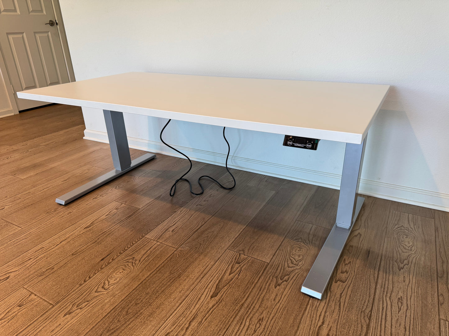 New 2025  Elite Model Humanscale EFLOAT LITE®️ Electric Sit To Stand Table Base
