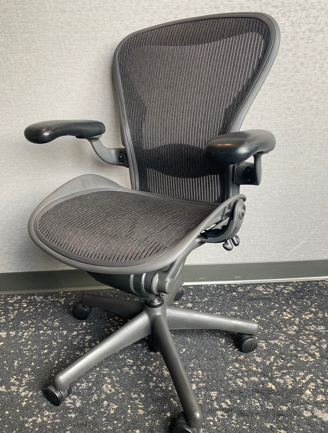 Herman Miller Aeron B Classic newer model fully loaded office chair