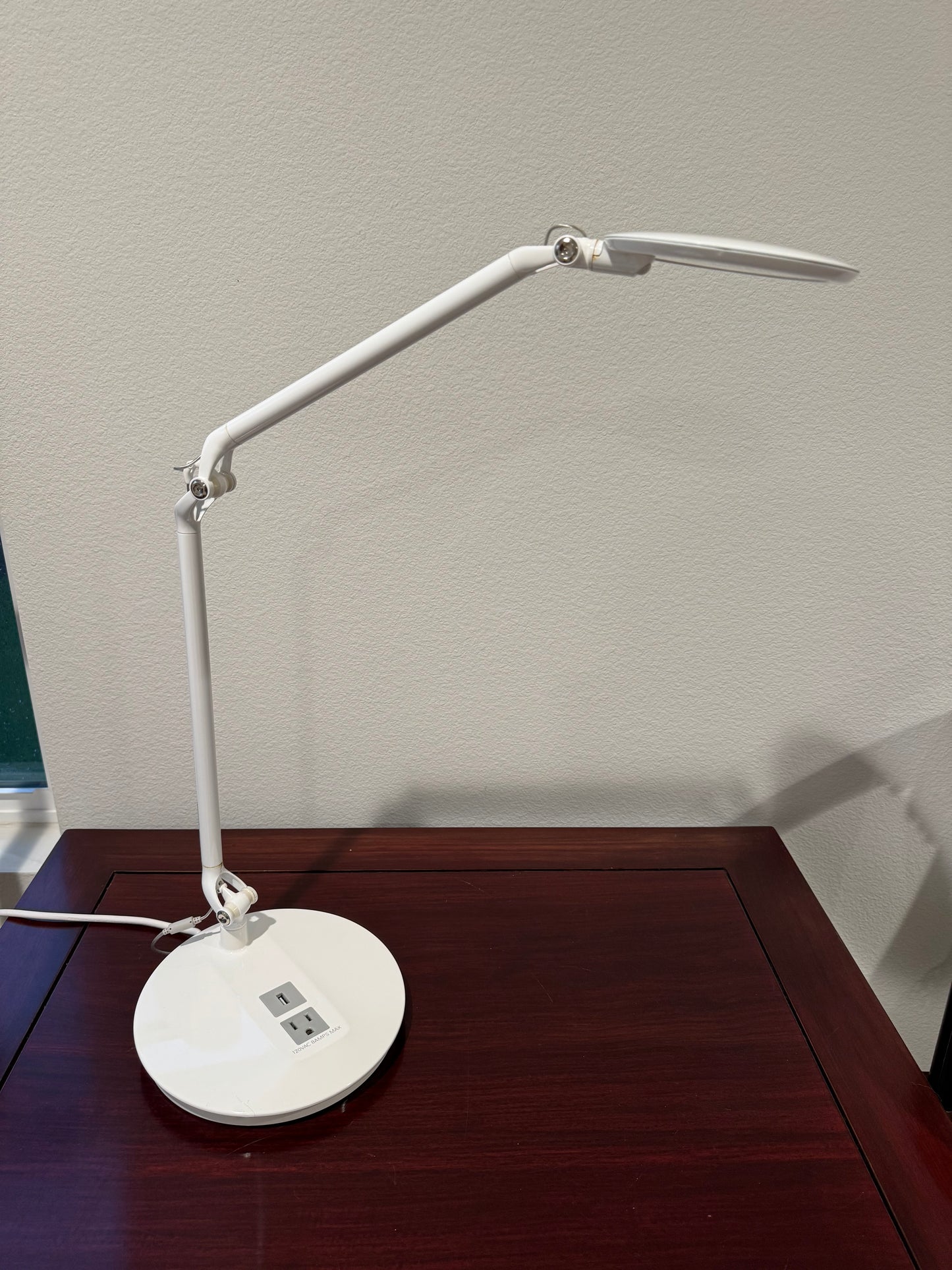Humanscale Element DISC LED Task Light