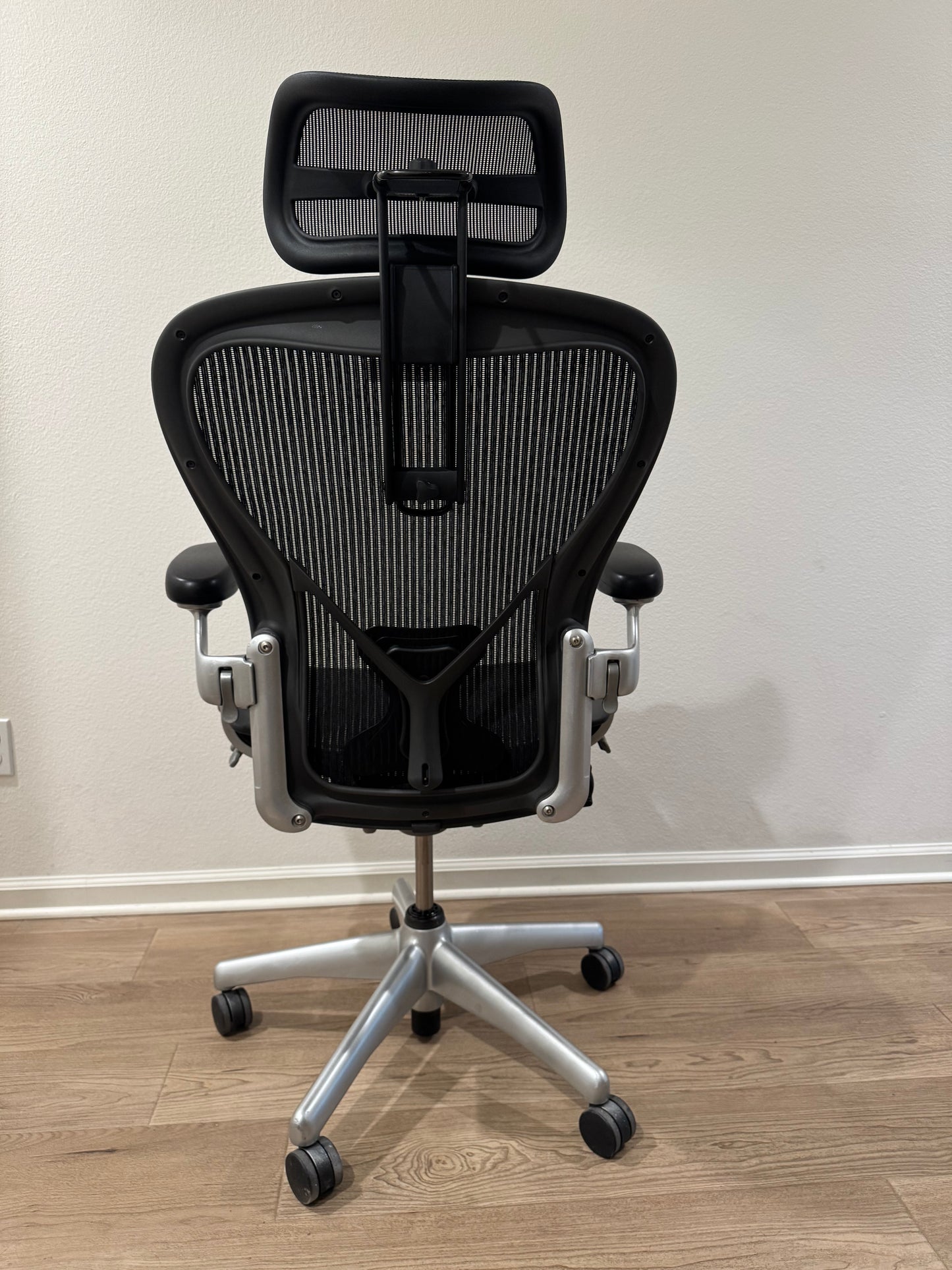 Herman Miller Classic Aeron fully loaded office chair( Refurbished)