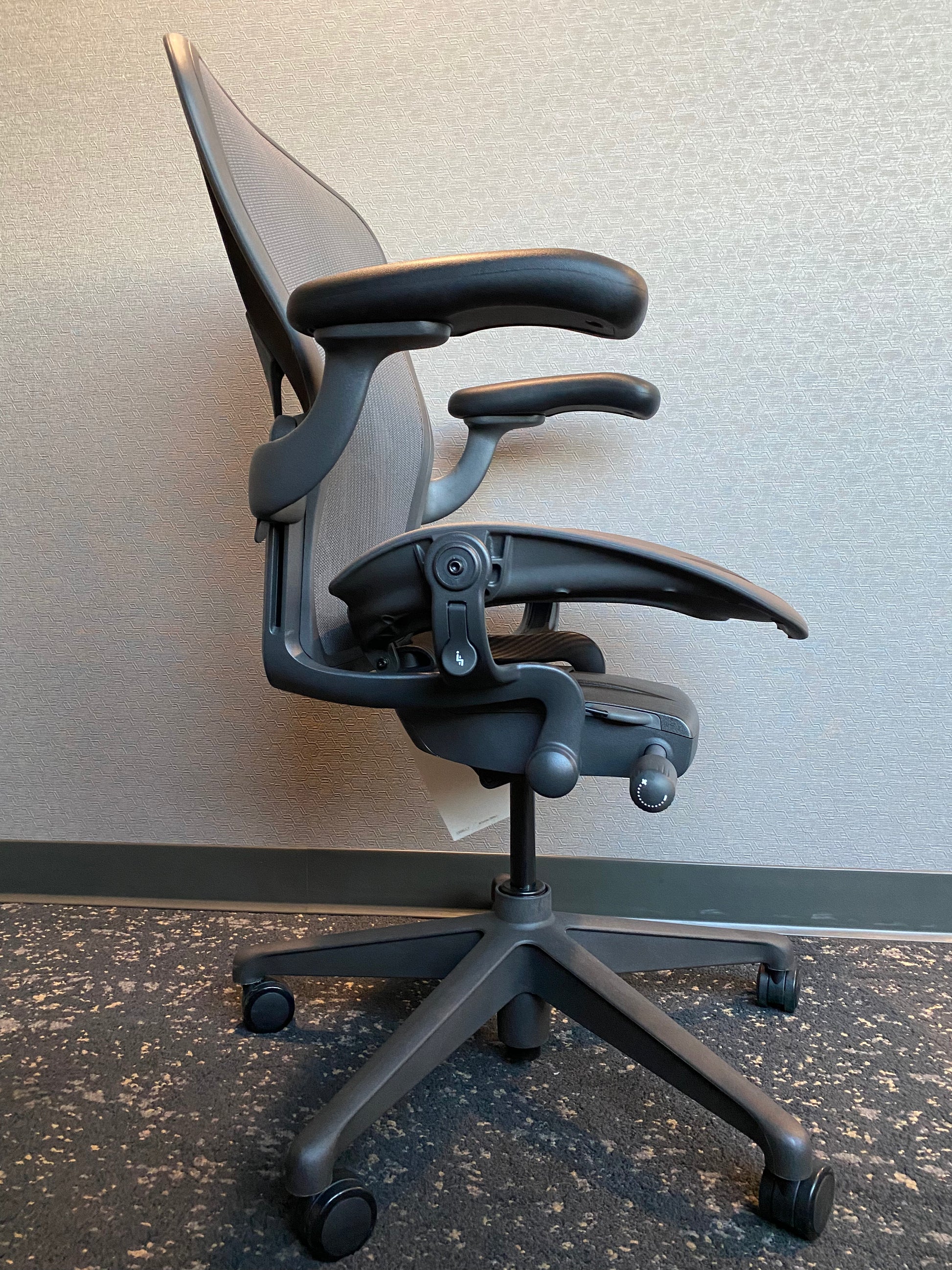 Aeron chair v2 deals
