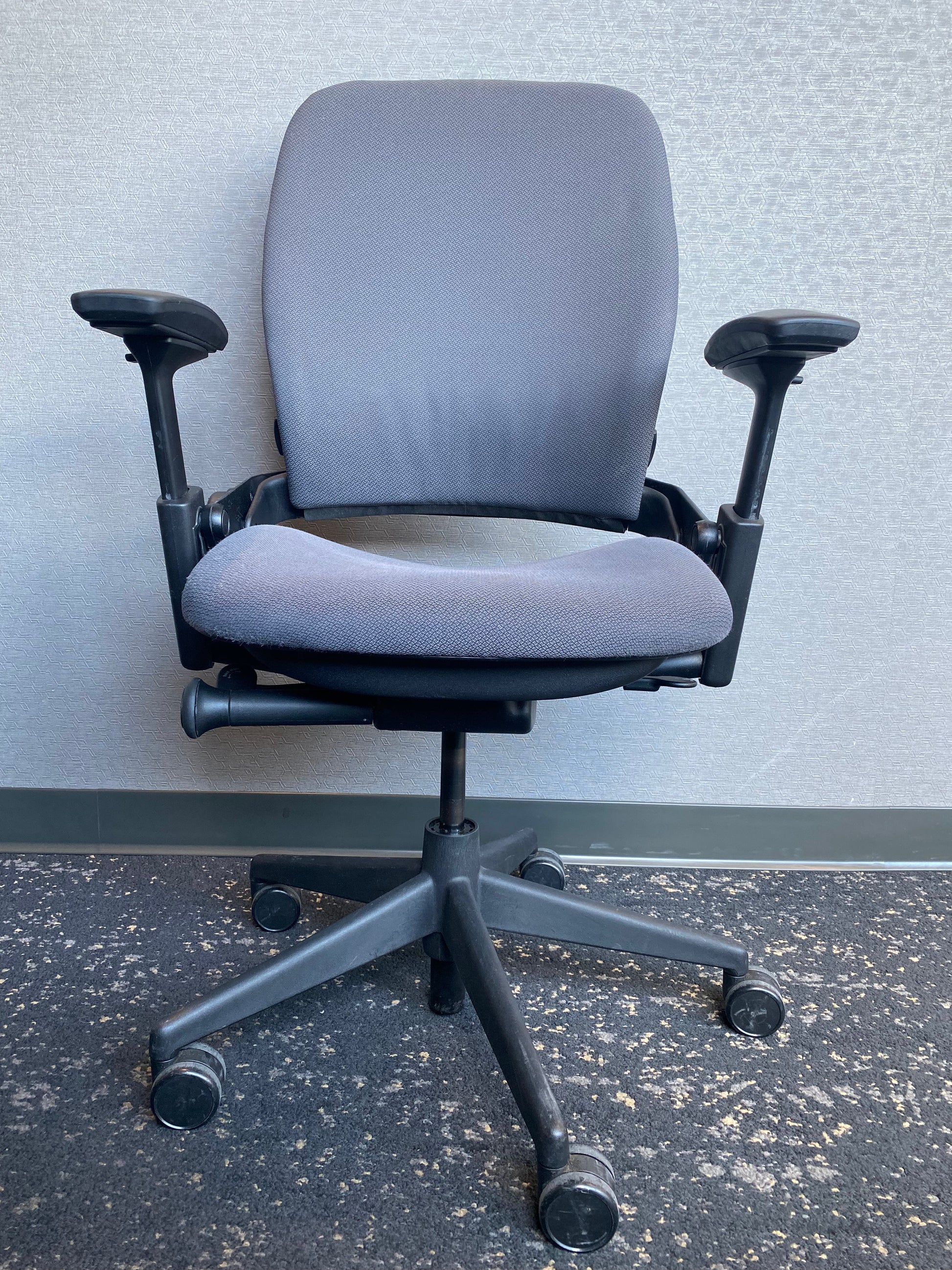 V2 best sale leap chair